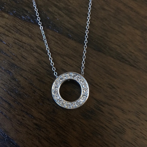 Circle necklace with adjustable chain - Picture 3 of 6